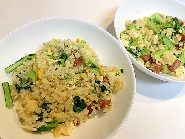 小松菜たっぷり☆ウインナー炒飯 レシピ・作り方 by さといもストロベリー♩|楽天レシピ